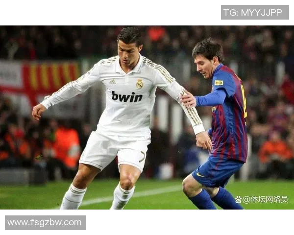 三条杠足球球星大全及其代表性成就解析 三条杠足球球星大全及其代表性成就解析