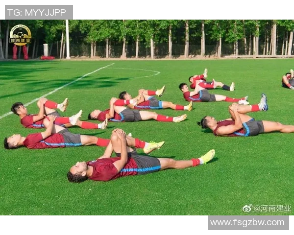 与足球巨星面对面,亲身体验职业球员的独特魅力与训练生活 与足球巨星面对面,亲身体验职业球员的独特魅力与训练生活