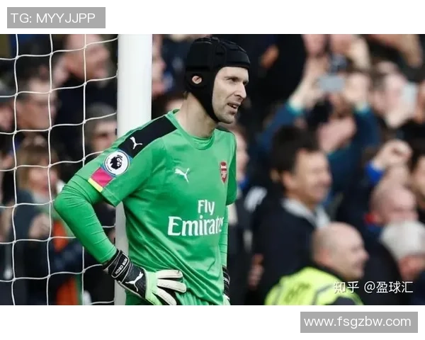 带头套的足球球星是谁 他为何选择戴上头套保护自己 带头套的足球球星是谁 他为何选择戴上头套保护自己