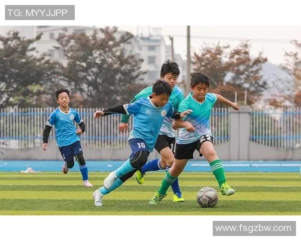 新生代小将足球球星闪耀绿茵场逐梦未来点燃无限激情希望 新生代小将足球球星闪耀绿茵场逐梦未来点燃无限激情希望