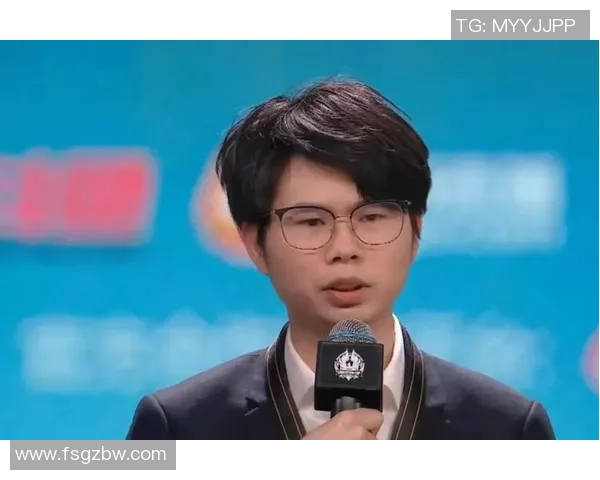 日本足球新星田野崛起 赛场上的快速突破与无畏精神